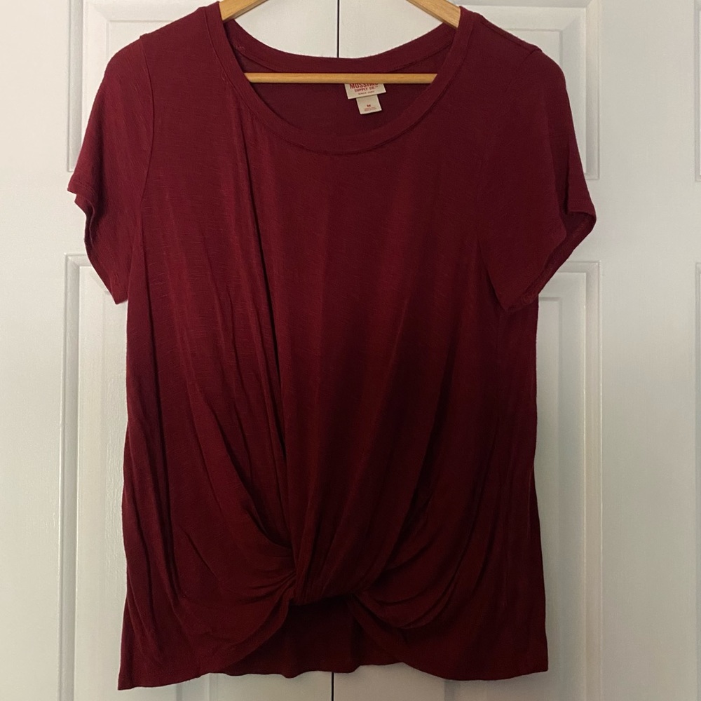 Red Front-Knot T-shirt